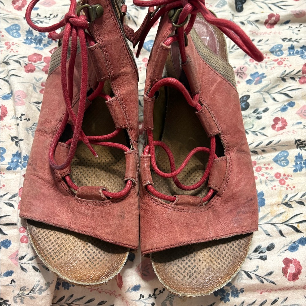 Miz mooz strapping red sandals